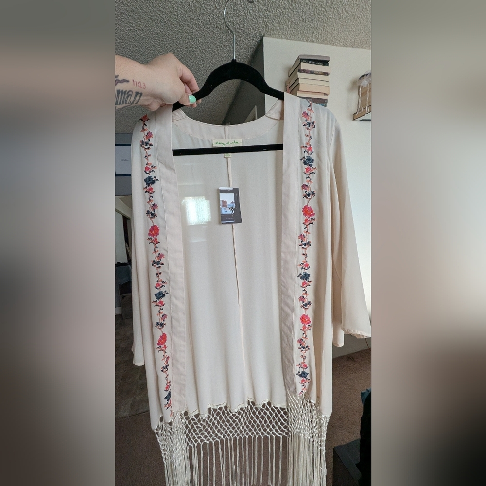 Floral Embroidered Kimono Robe